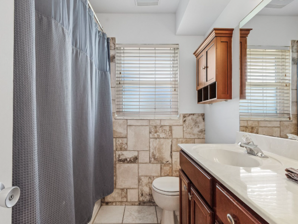 Discover a Great Retreat in Cape Coral - 3 Bedroom Home with Private Pool